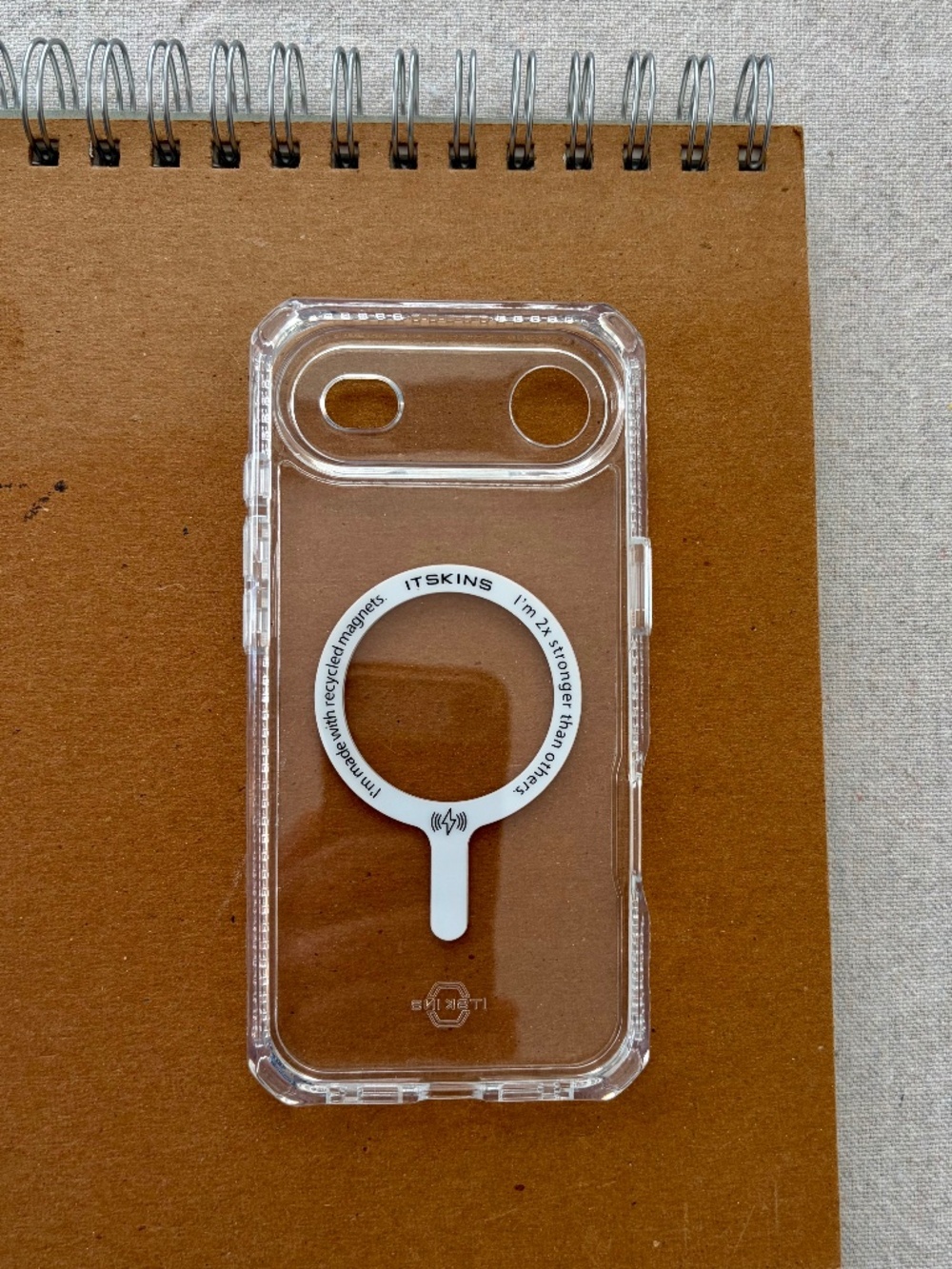 iPhone Air (17) IT Skins Hybrid Clear heavy-duty phone case
